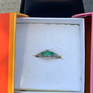 Genuine Brazilian emerald sterling silver ring 925